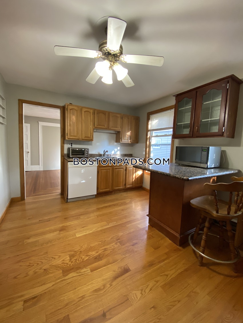 SOMERVILLE - DAVIS SQUARE - 5 Beds, 2 Baths - Image 12