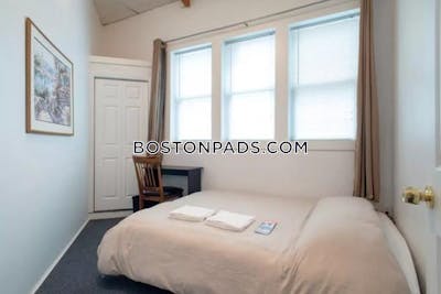 East Boston Great 2 bed 1 bath available 9/1 on Orleans St in East Boston! Boston - $2,200 No Fee
