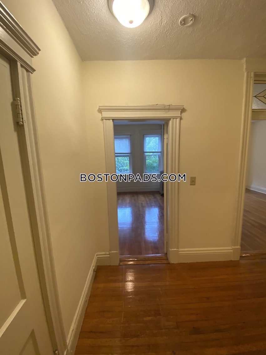 BOSTON - FENWAY/KENMORE - 1 Bed, 1 Bath - Image 9