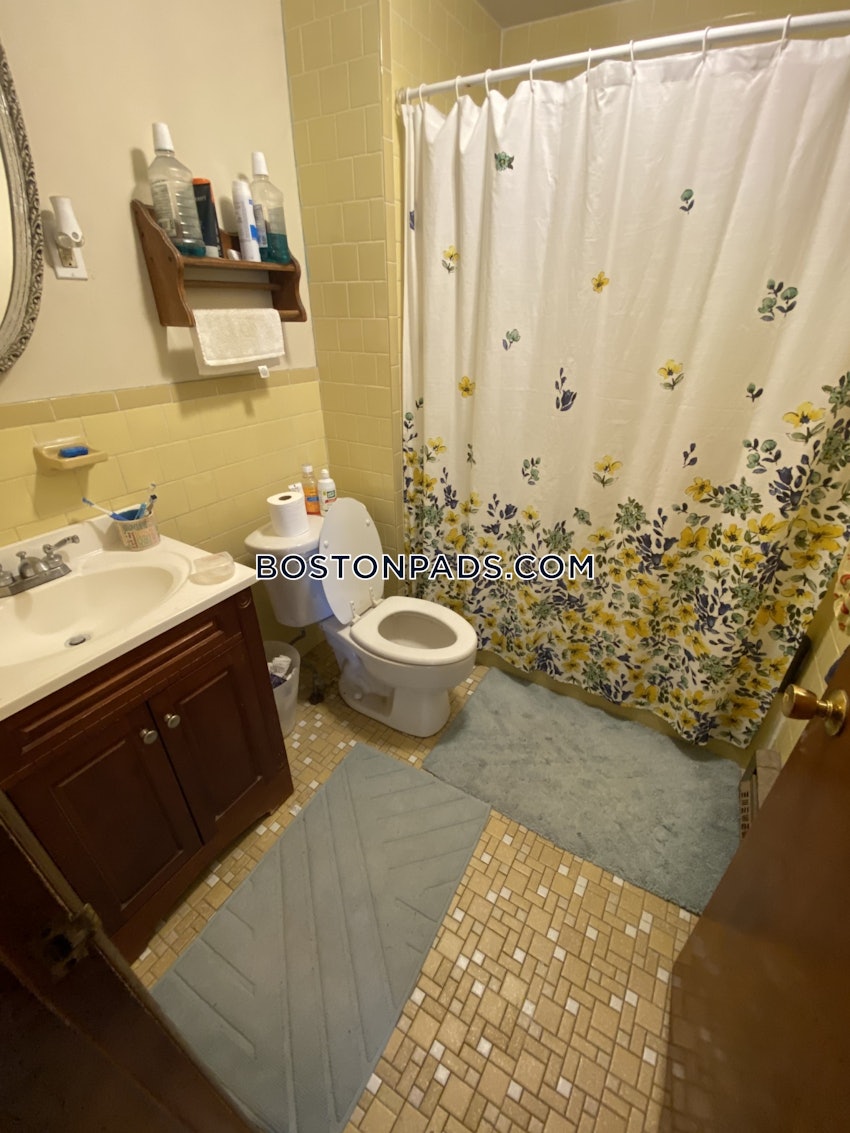 CAMBRIDGE- EAST CAMBRIDGE - 3 Beds, 1 Bath - Image 8