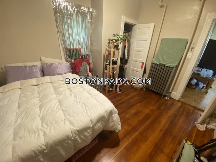 BOSTON - JAMAICA PLAIN - FOREST HILLS - 4 Beds, 1 Bath - Image 13