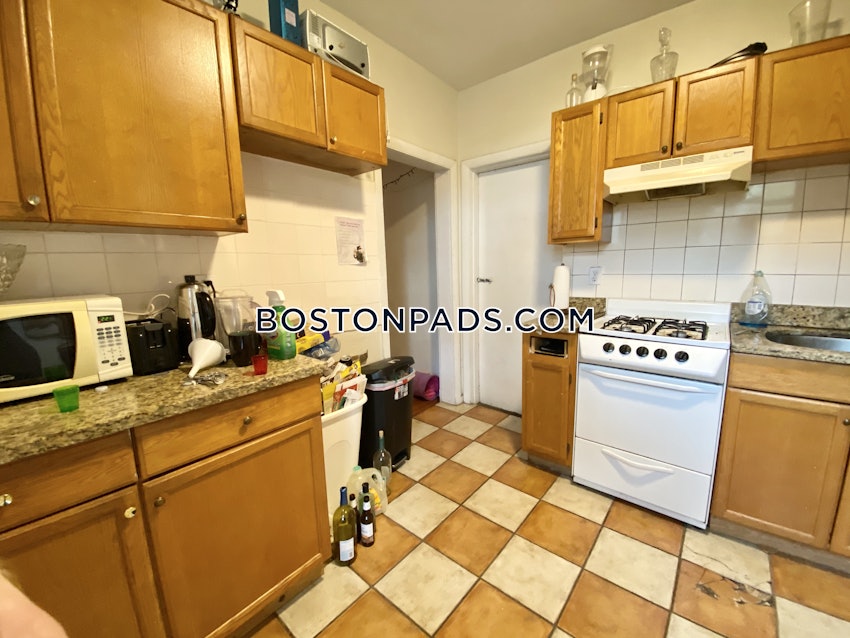 BOSTON - ALLSTON - 4 Beds, 1 Bath - Image 3