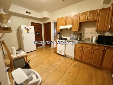 Boston - 4 Beds, 2 Baths