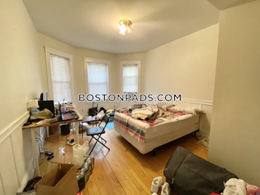 Boston - 4 Beds, 2 Baths