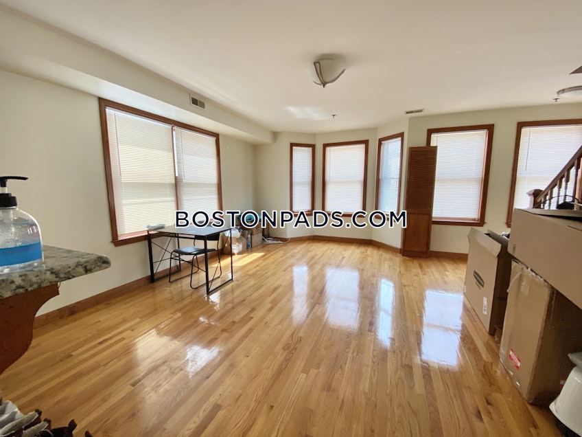 Boston - $5,400+ /month