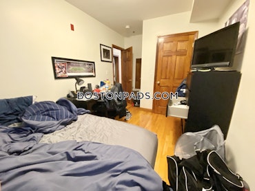 Boston - 4 Beds, 2 Baths