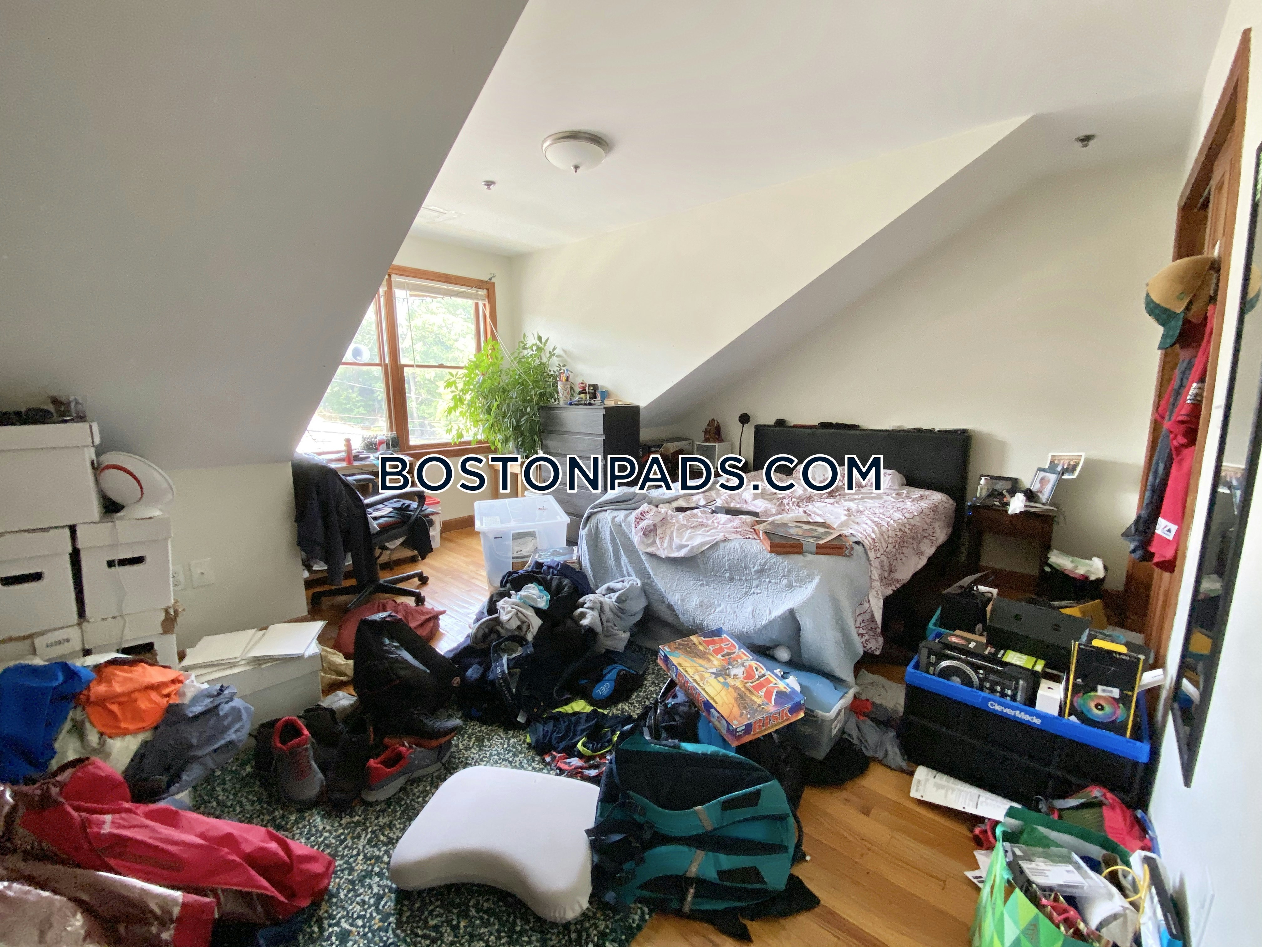 Boston - 4 Beds, 2 Baths
