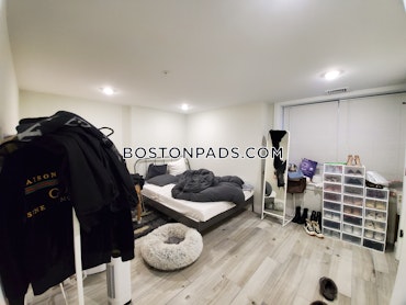 Boston - 3 Beds, 2.5 Baths