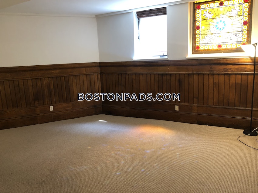 SOMERVILLE - UNION SQUARE - 1 Bed, 1 Bath - Image 7