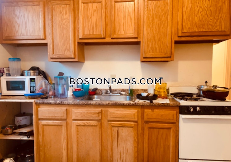 Tremont St., Roxbury Crossing