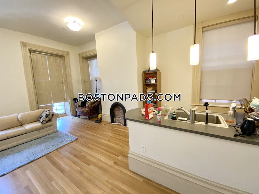 BOSTON - FORT HILL - 2 Beds, 1 Bath - Image 30
