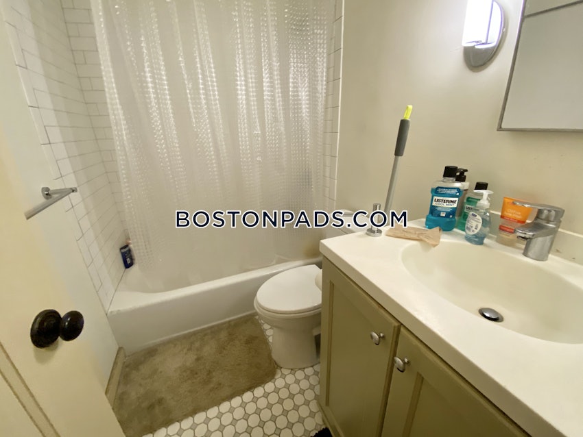 BOSTON - FORT HILL - 2 Beds, 1 Bath - Image 45