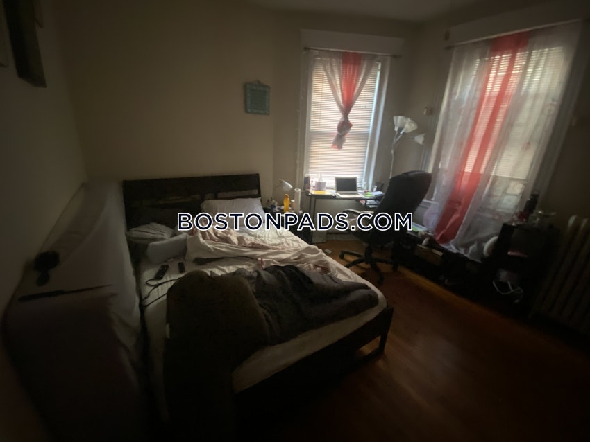 BOSTON - JAMAICA PLAIN - FOREST HILLS - 4 Beds, 1 Bath - Image 32