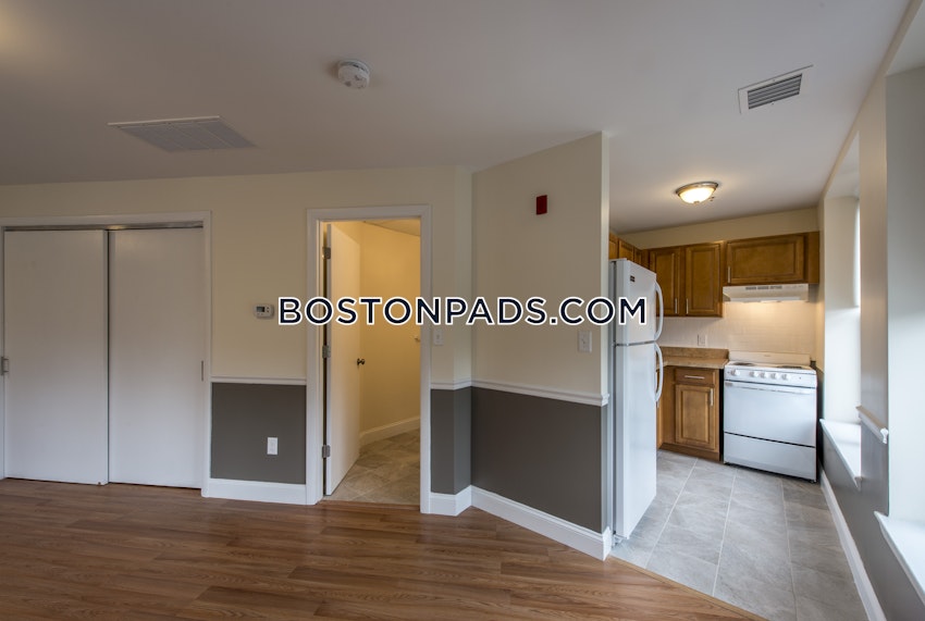 BOSTON - BACK BAY - 1 Bed, 1.5 Baths - Image 3
