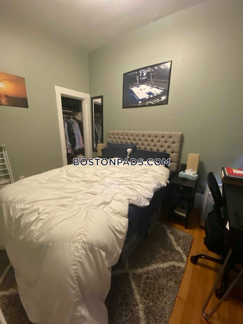 BOSTON - BAY VILLAGE - 1 Bed, 1 Bath - Image 4