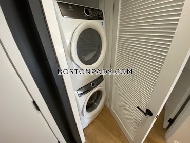 Boston - 2 Beds, 2 Baths