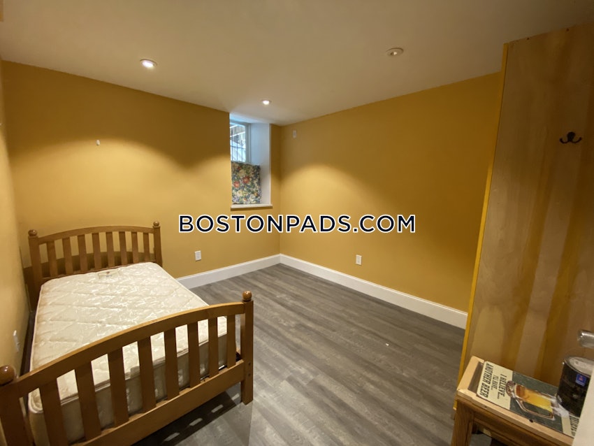 BOSTON - JAMAICA PLAIN - STONY BROOK - 5 Beds, 2 Baths - Image 40