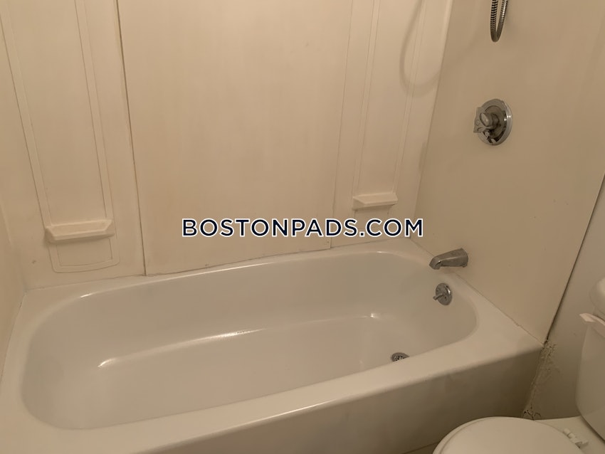 BOSTON - BRIGHTON - CLEVELAND CIRCLE - 1 Bed, 1 Bath - Image 5