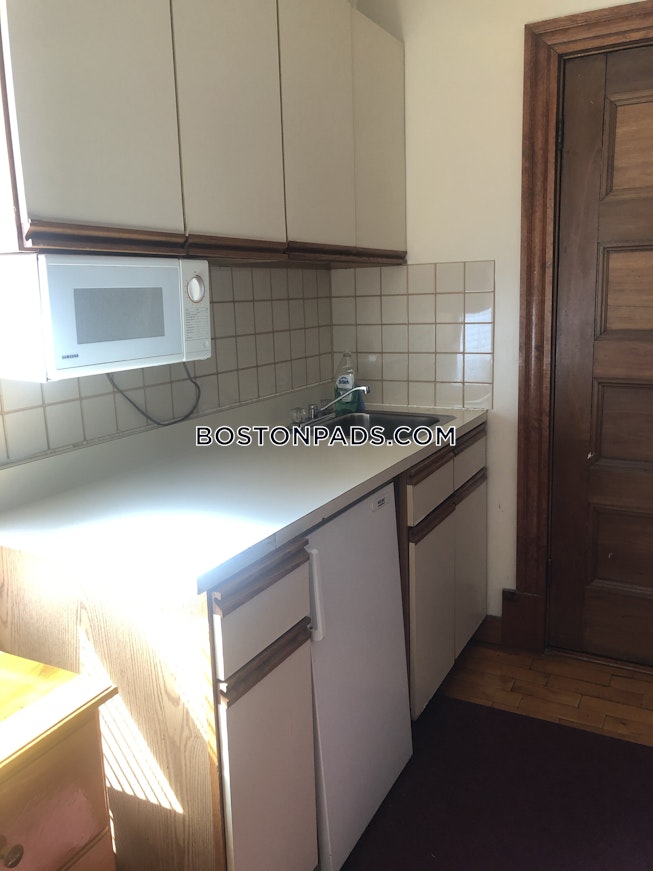 Boston - $2,100+ /mo