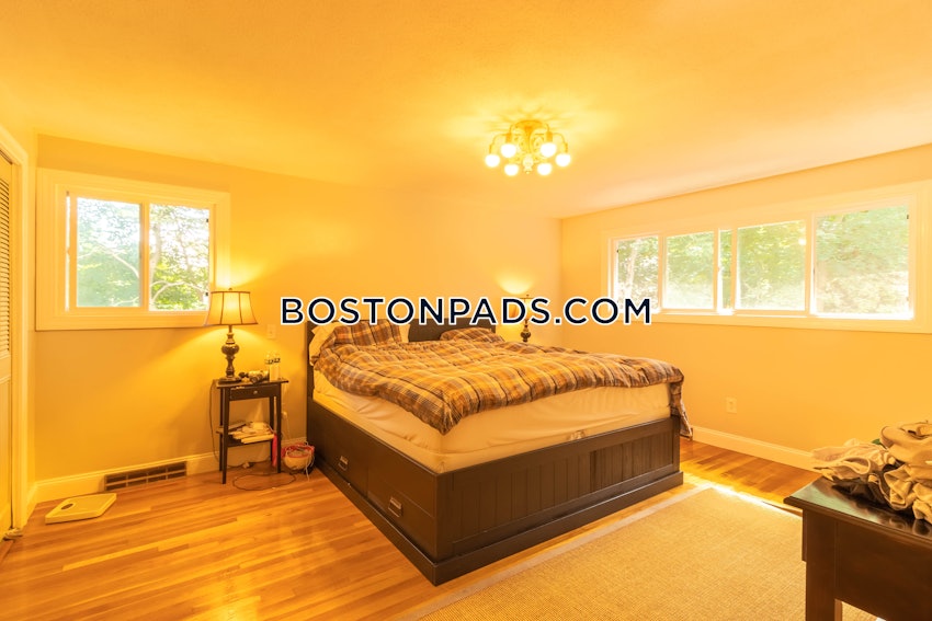 BROOKLINE - CHESTNUT HILL - 5 Beds, 3 Baths - Image 6