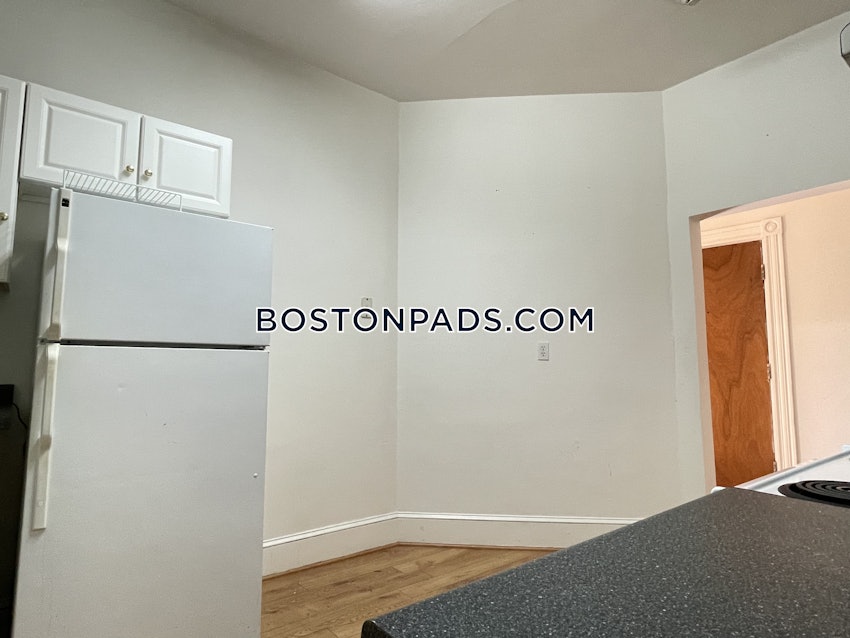 BOSTON - BACK BAY - 3 Beds, 2 Baths - Image 17