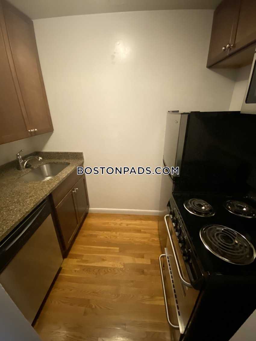 BOSTON - BAY VILLAGE - 1 Bed, 1 Bath - Image 1