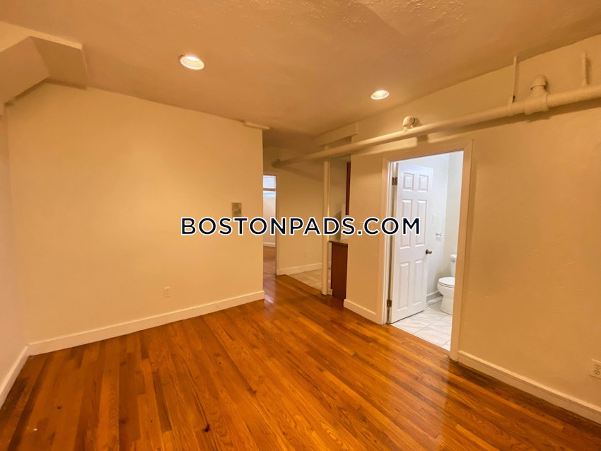 BOSTON - NORTHEASTERN/SYMPHONY - 2 Beds, 1 Bath - Image 4