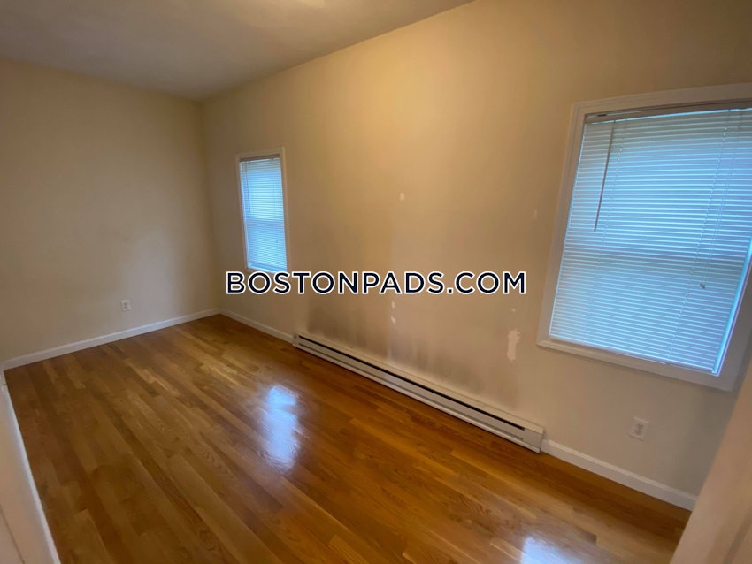 MEDFORD - TUFTS - 4 Beds, 1 Bath - Image 11