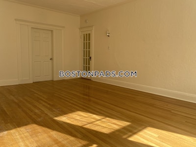 Brookline 3 Beds 1 Bath  Coolidge Corner - $4,300 No Fee