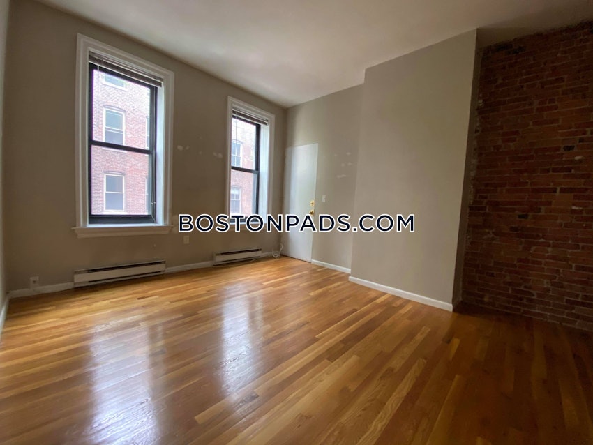 BOSTON - BAY VILLAGE - 1 Bed, 1 Bath - Image 4