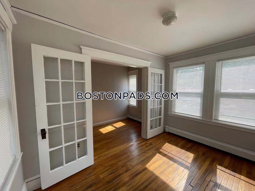 BOSTON - BRIGHTON - OAK SQUARE - 4 Beds, 1 Bath - Image 5