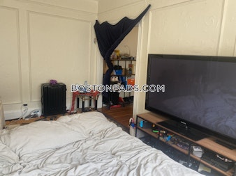 Commonwealth Ave. Boston