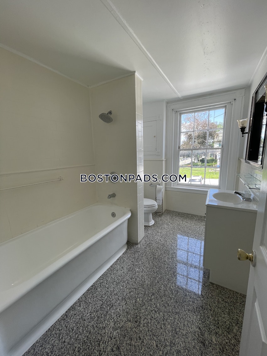 MEDFORD - MEDFORD SQUARE - 5 Beds, 2 Baths - Image 9