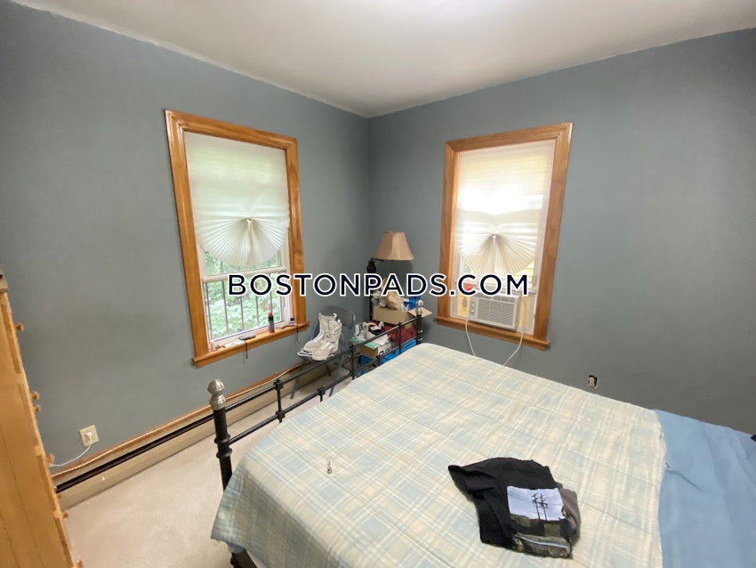 BOSTON - FORT HILL - 2 Beds, 1 Bath - Image 8