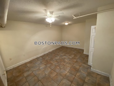 Boston - 0 Beds, 1 Baths