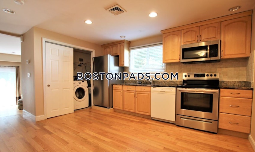 BOSTON - BRIGHTON - BOSTON COLLEGE - 4 Beds, 2.5 Baths - Image 1