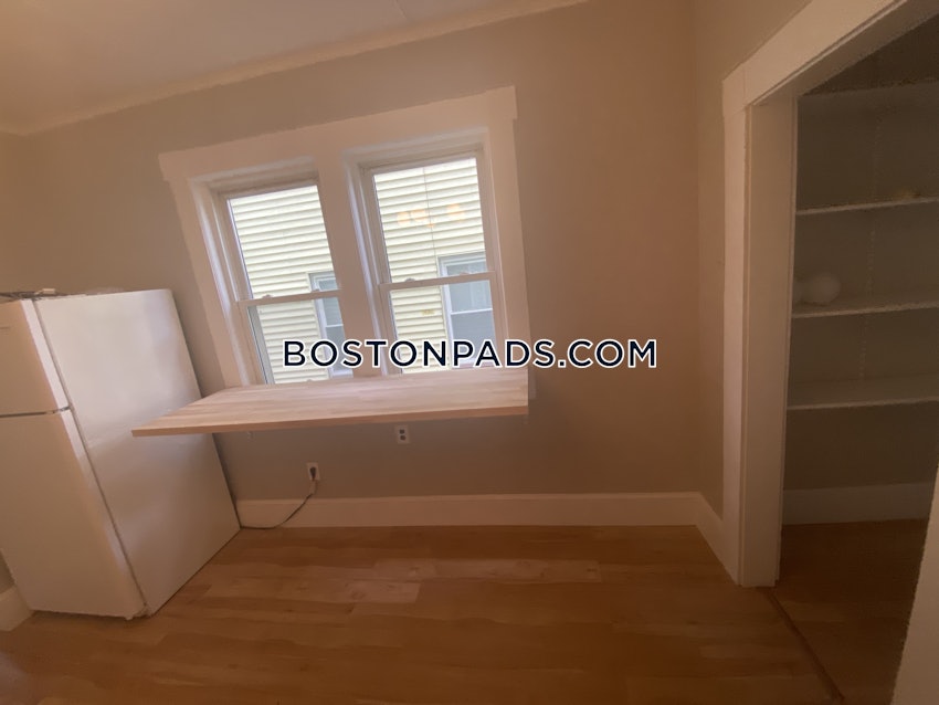 MALDEN - 3 Beds, 1 Bath - Image 8