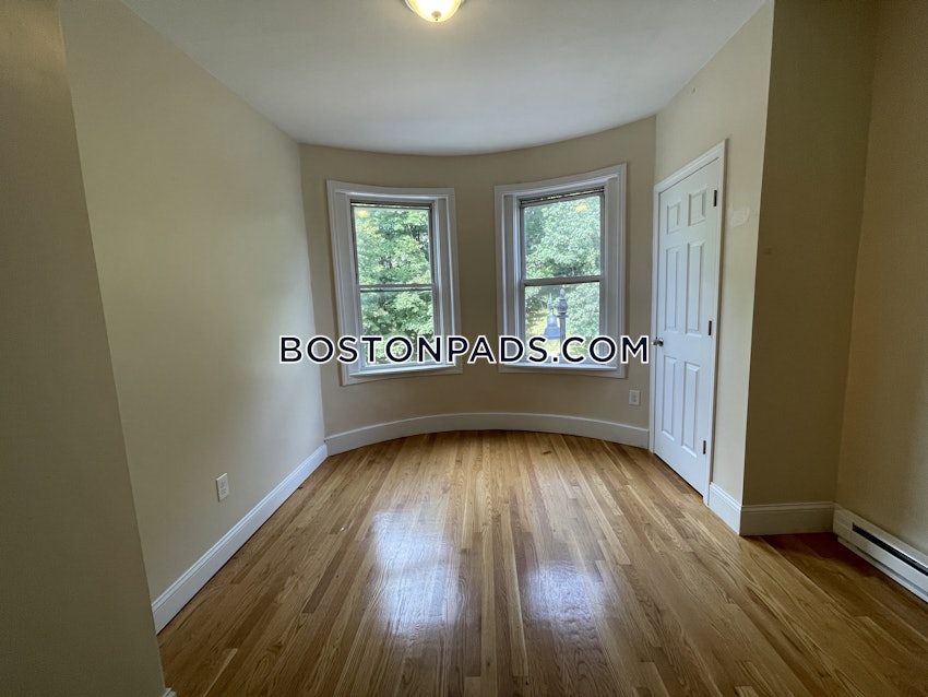 BOSTON - DORCHESTER - FOUR CORNERS - 2 Beds, 1 Bath - Image 3