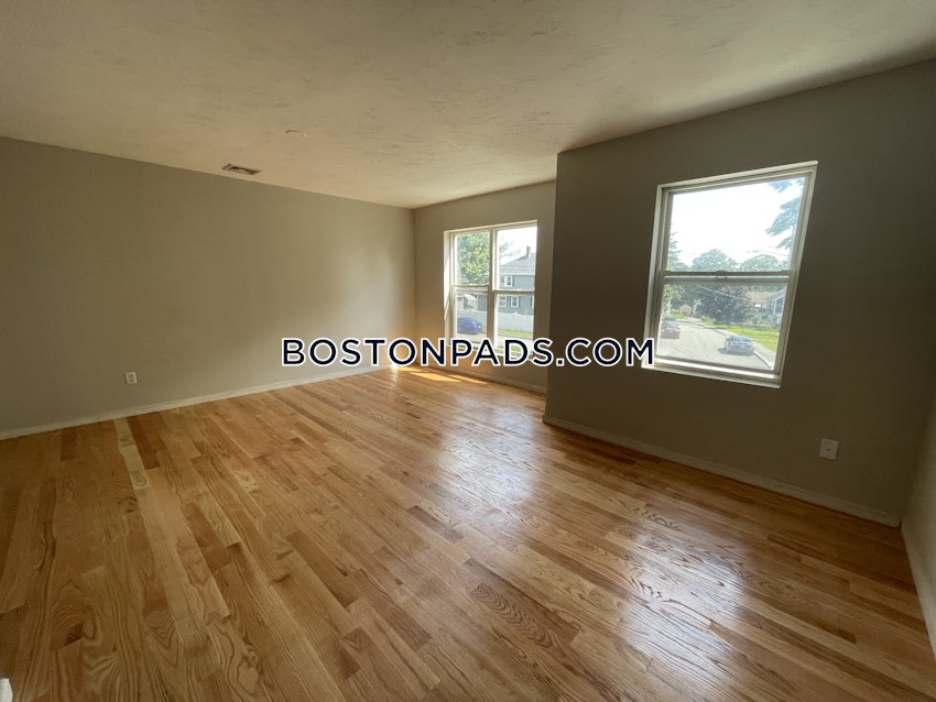 BRAINTREE - 3 Beds, 2.5 Baths - Image 10