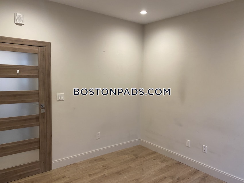 BOSTON - DORCHESTER/SOUTH BOSTON BORDER - 4 Beds, 2 Baths - Image 4