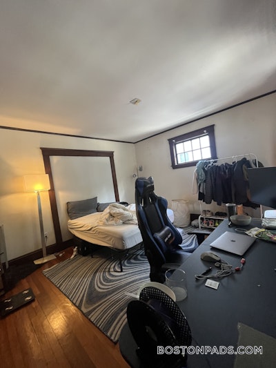 Somerville 4 Bed 1 Bath SOMERVILLE  Tufts - $5,200