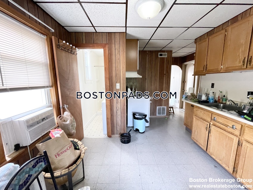 BOSTON - DORCHESTER/SOUTH BOSTON BORDER - 1 Bed, 1 Bath - Image 3