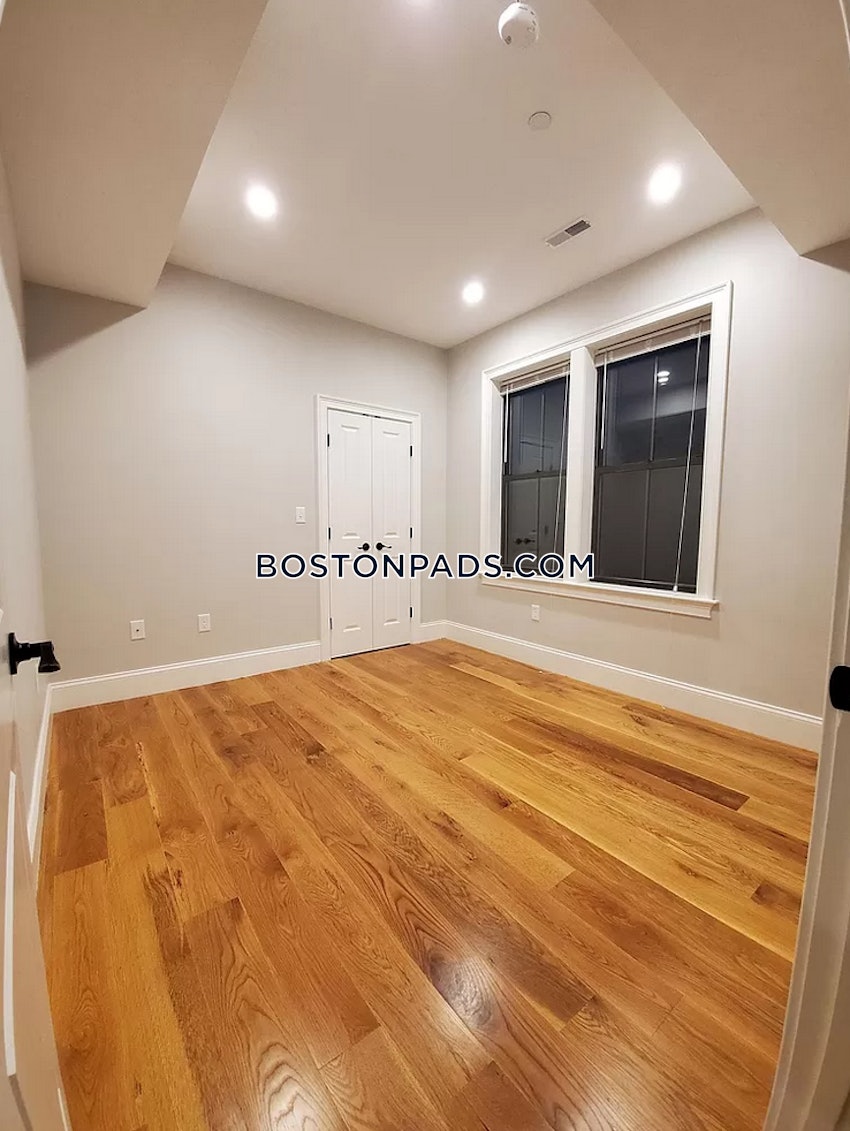 BOSTON - SOUTH BOSTON - ANDREW SQUARE - 3 Beds, 3.5 Baths - Image 5