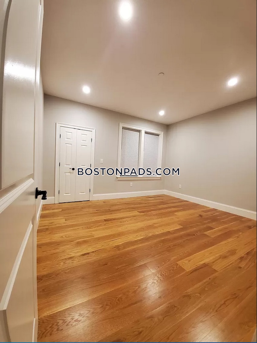 BOSTON - SOUTH BOSTON - ANDREW SQUARE - 3 Beds, 3.5 Baths - Image 6
