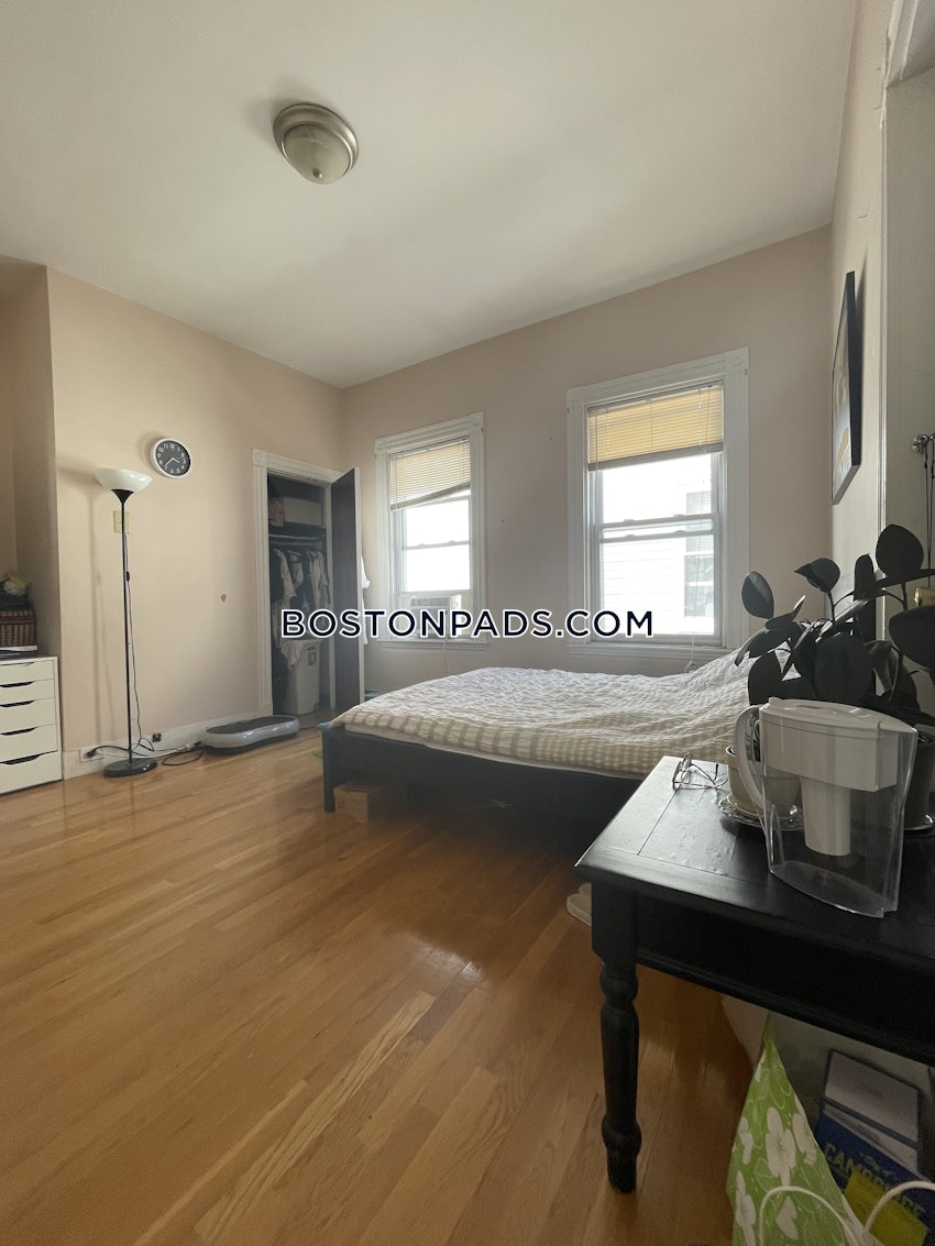 CAMBRIDGE - INMAN SQUARE - 3 Beds, 1 Bath - Image 12