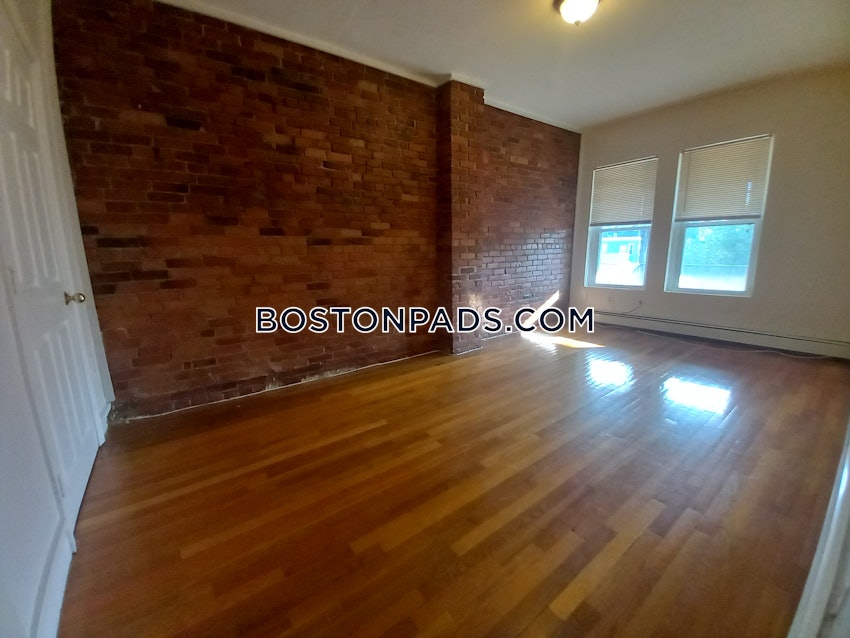 BOSTON - DORCHESTER/SOUTH BOSTON BORDER - 3 Beds, 1 Bath - Image 10