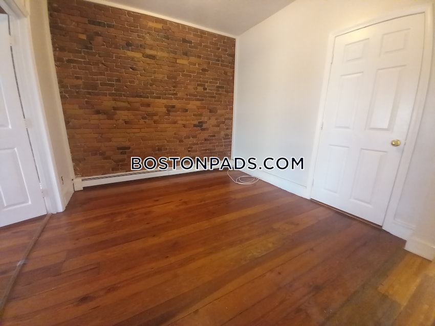 BOSTON - DORCHESTER/SOUTH BOSTON BORDER - 3 Beds, 1 Bath - Image 2