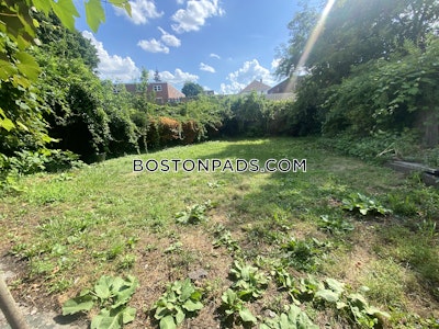 Medford 4 Bed 2 Bath MEDFORD  Tufts - $4,000 No Fee