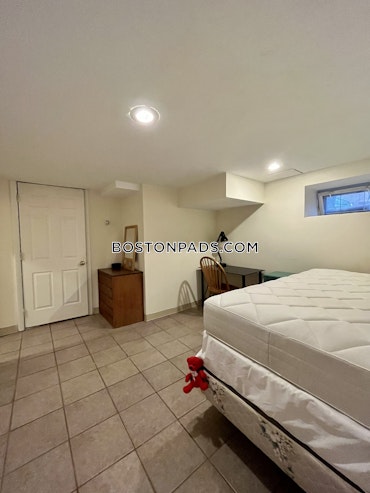 Boston - 4 Beds, 1 Baths