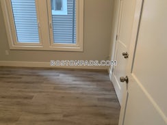 Commonwealth Ave./>, Boston